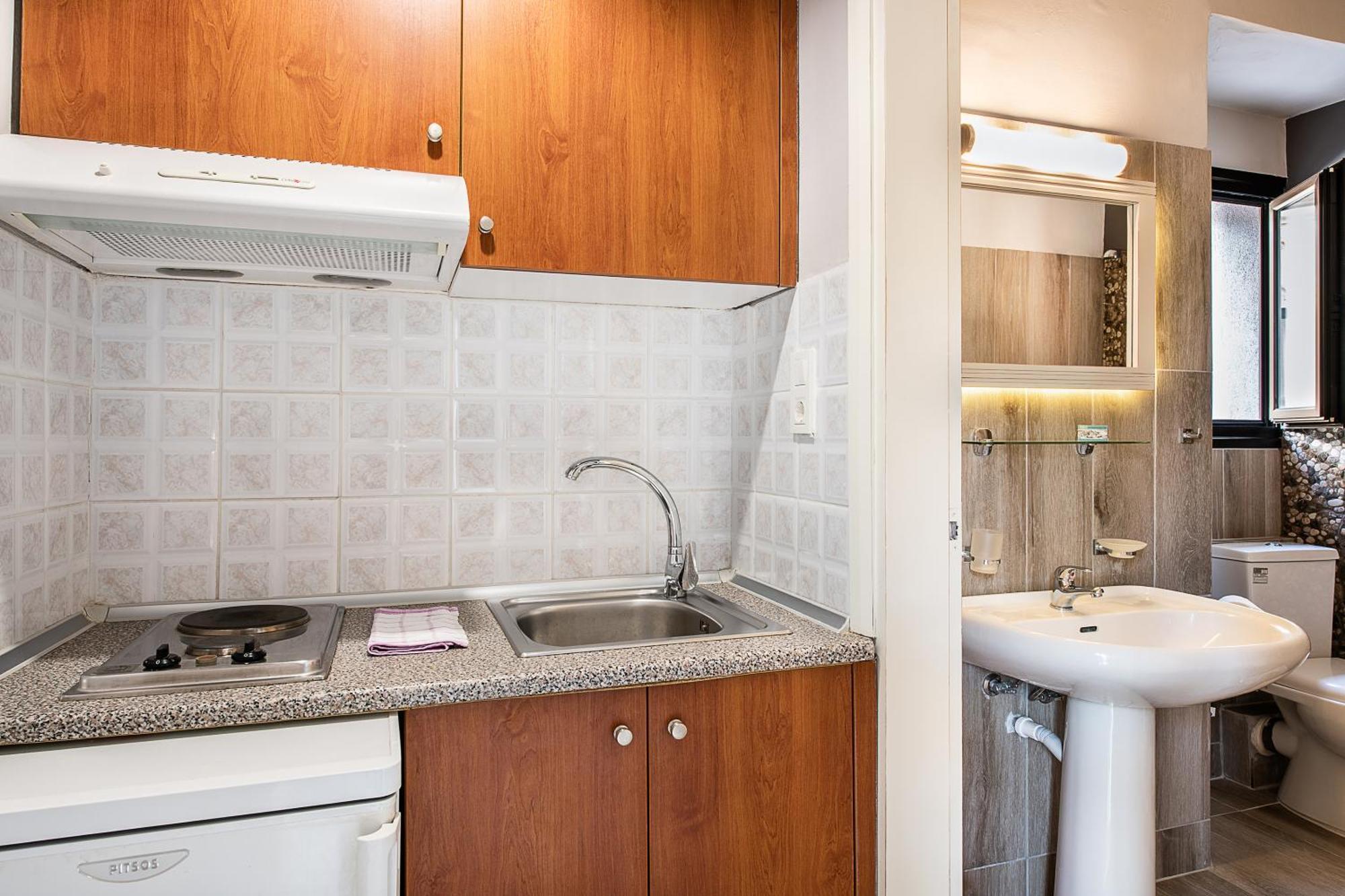 Lia Beachfront Apartments Stalos Room photo