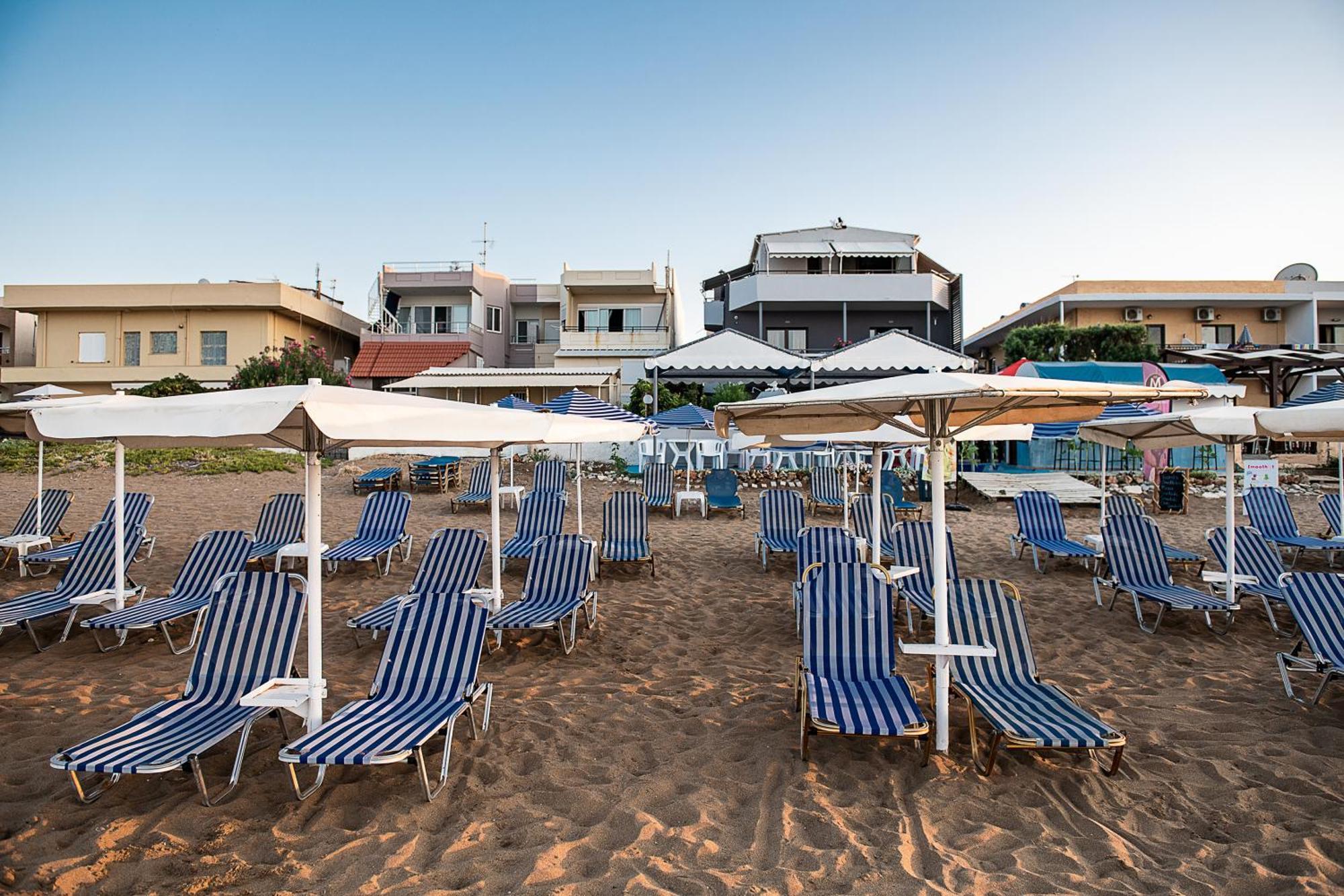 Lia Beachfront Apartments Stalos Exterior photo