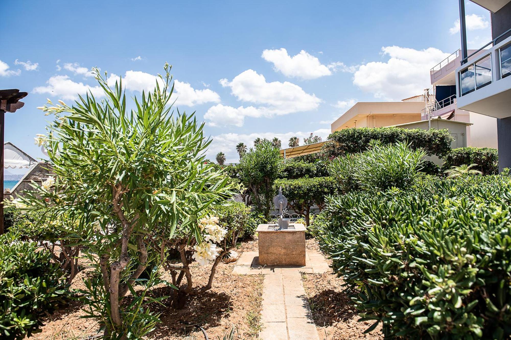 Lia Beachfront Apartments Stalos Exterior photo