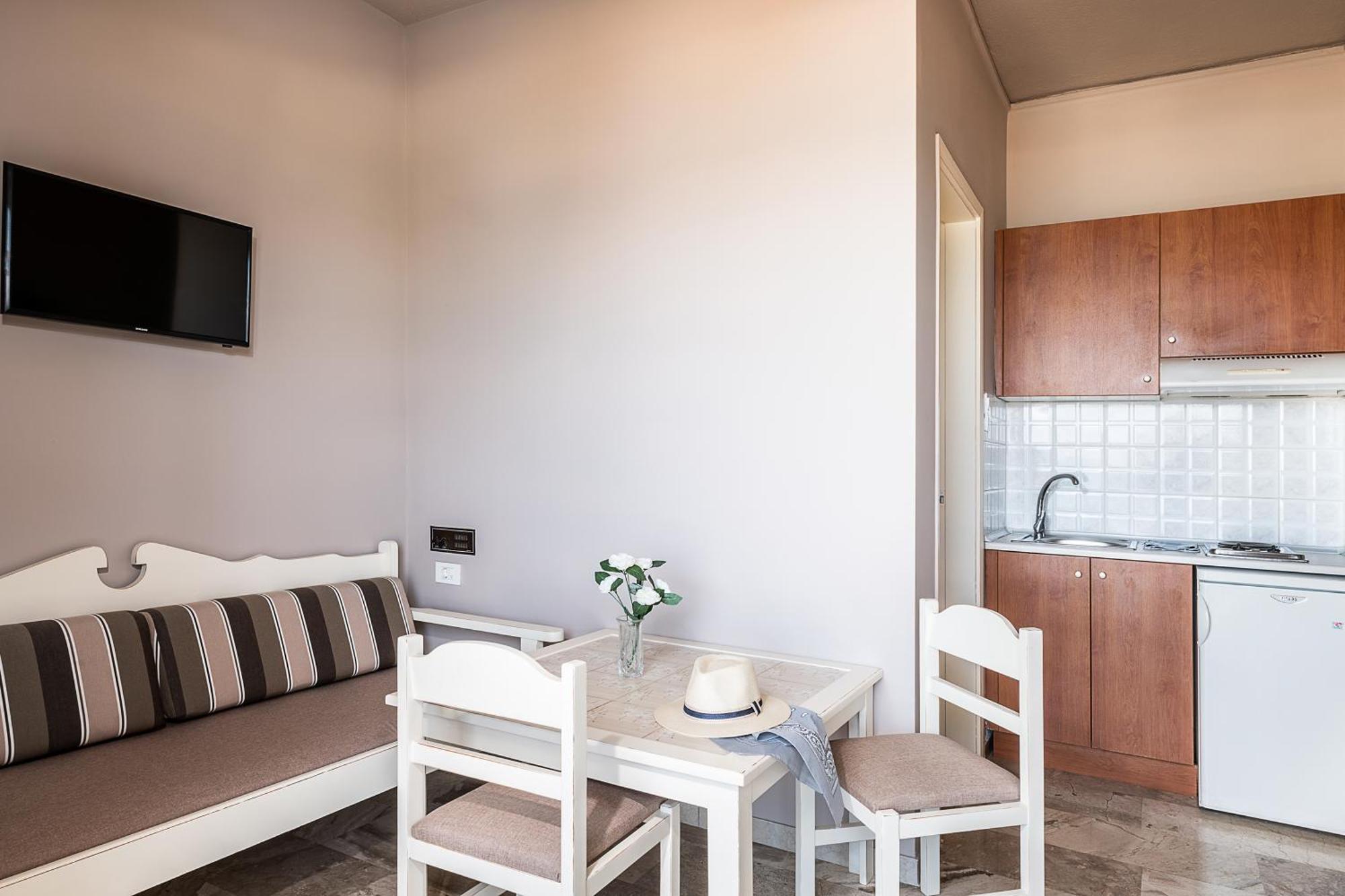 Lia Beachfront Apartments Stalos Exterior photo