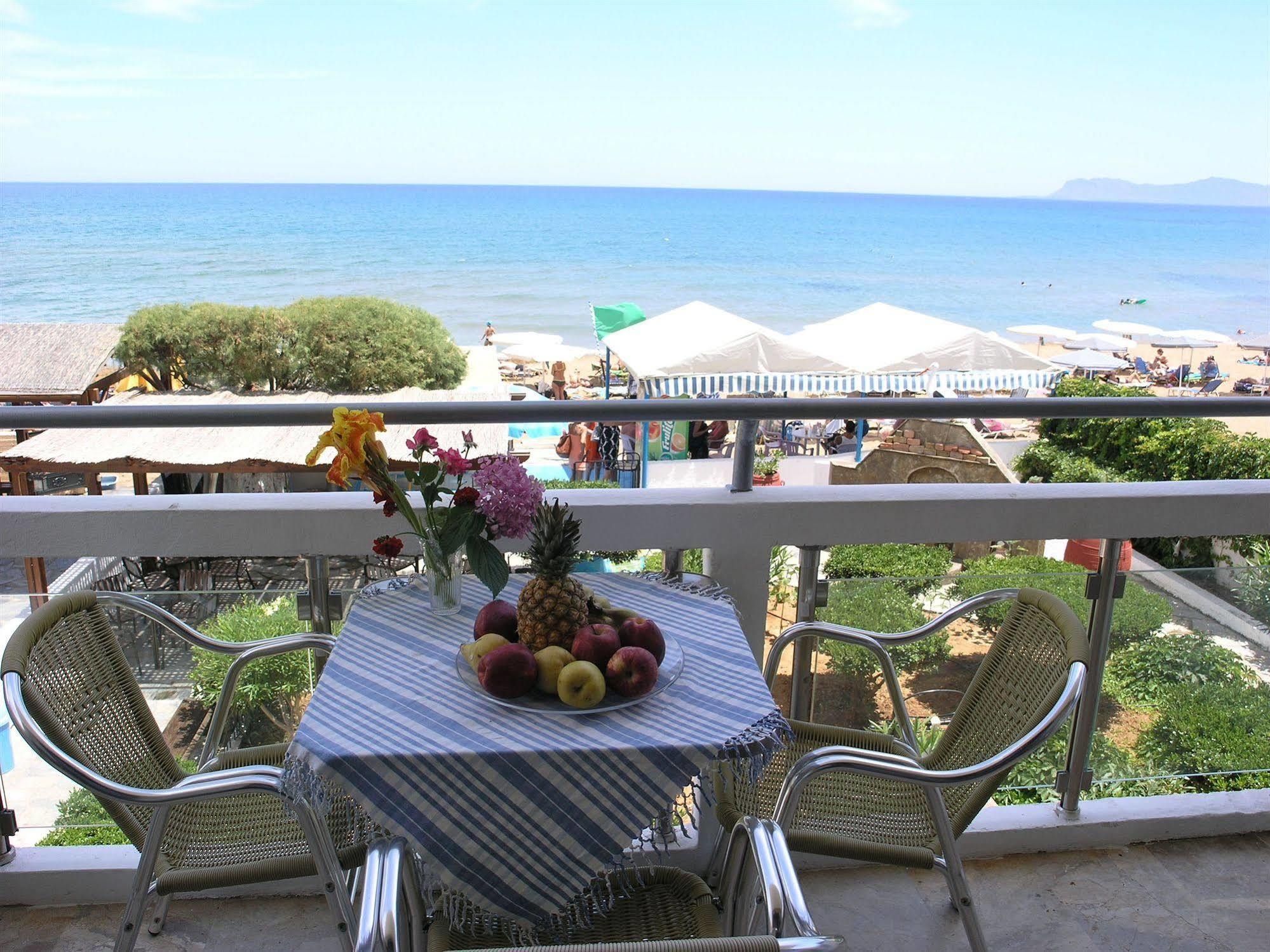 Lia Beachfront Apartments Stalos Exterior photo